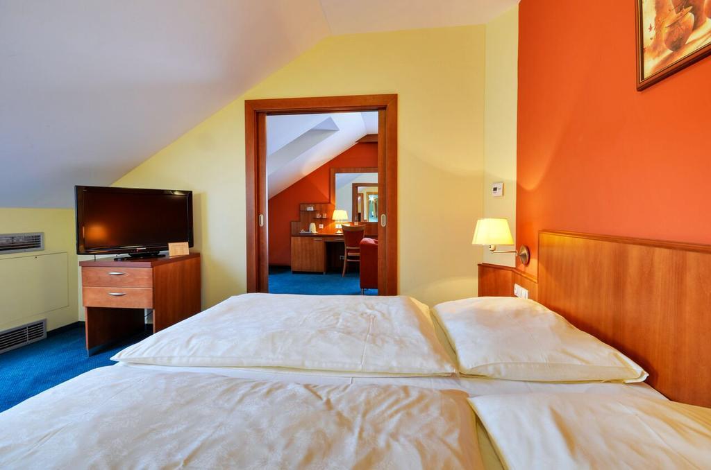 Hotel Filipinum Jablonné nad Orlicí Δωμάτιο φωτογραφία